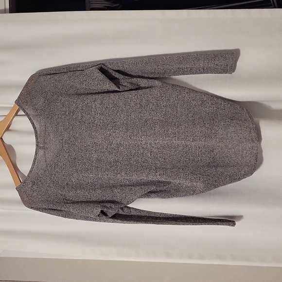 Jolie High-Low Sweater - Picture 2 of 4